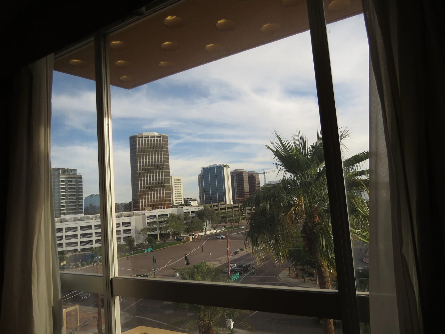 Holiday Inn Express & Suites Phoenix Midtown by IHG