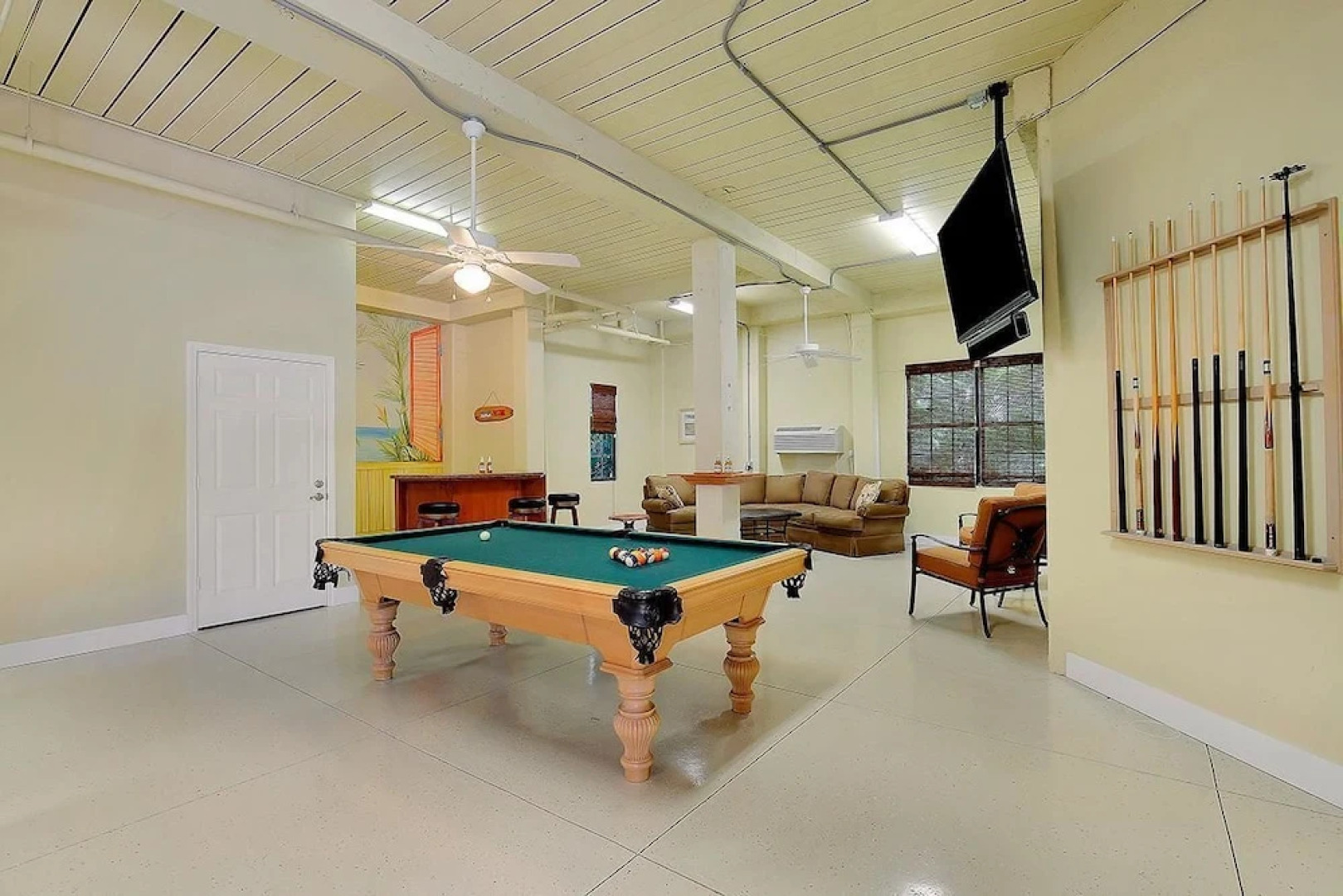 SPIN516 5 Bedroom Holiday Home by Marco Naples Vacation Homes