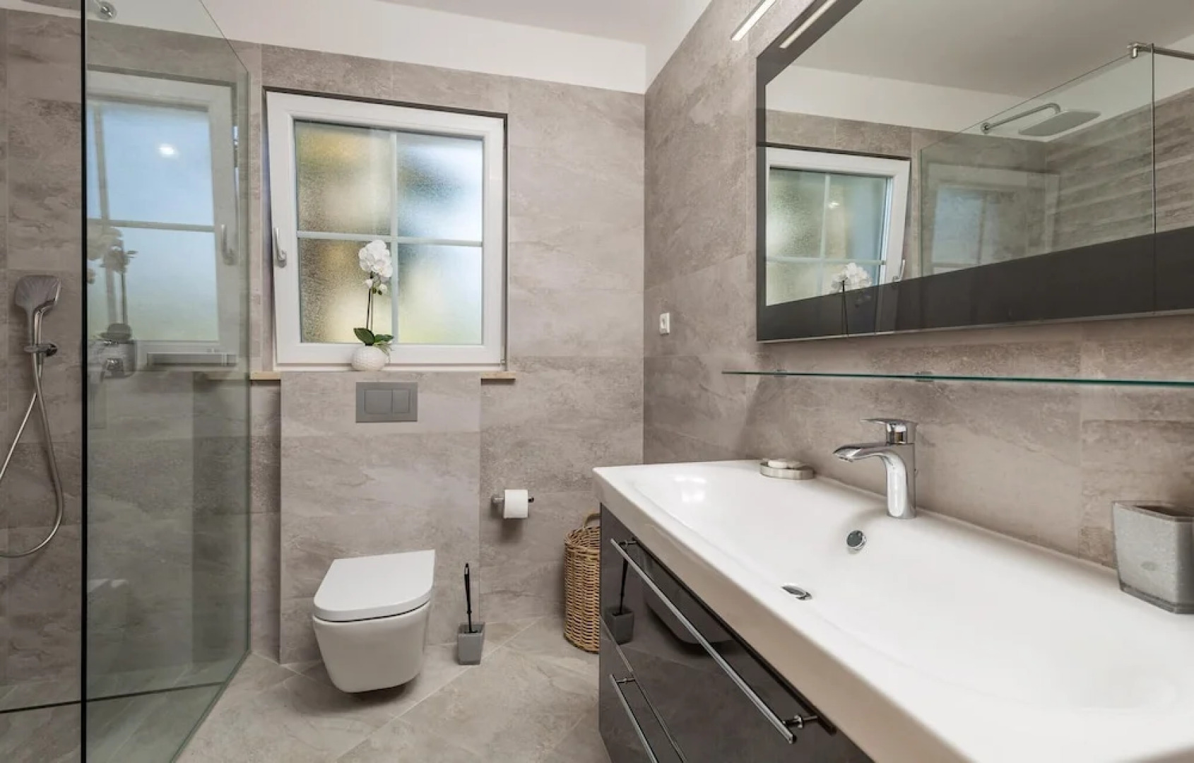 Beautiful Home in Kornic With Wifi, Outdoor Swimming Pool and 3 Bedrooms