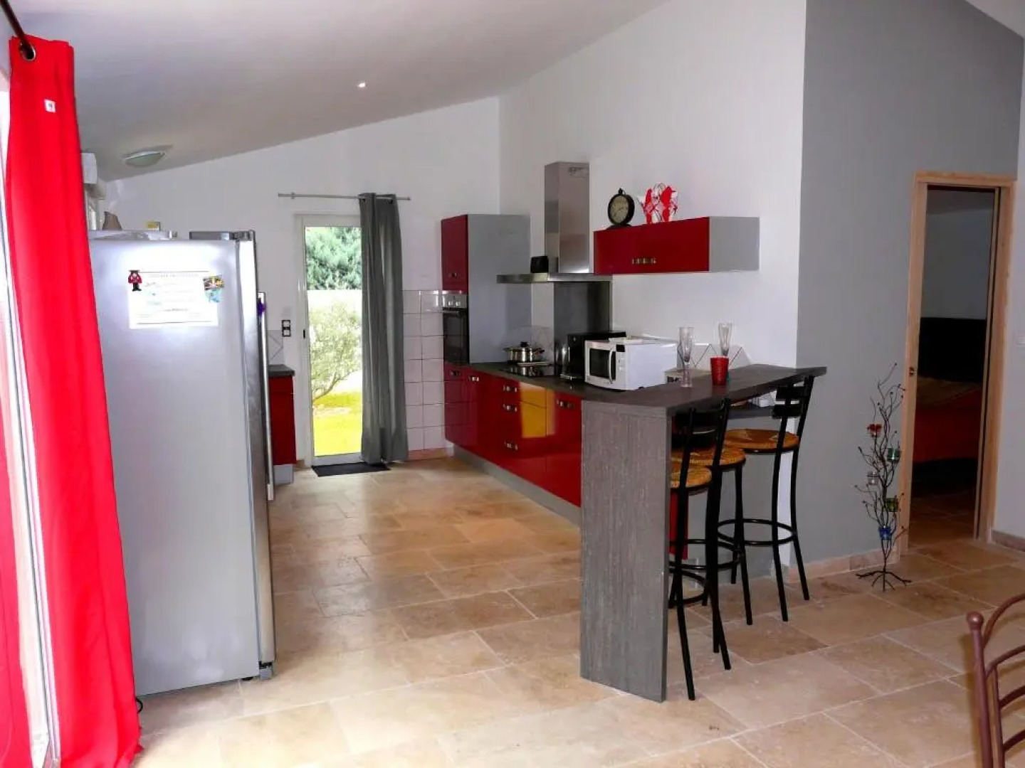 Agréable Location Vacances Climatisée avec Piscine Privée située en Campagne de Maubec, au cœur du Luberon, 6 à 8 personnes LS2-188