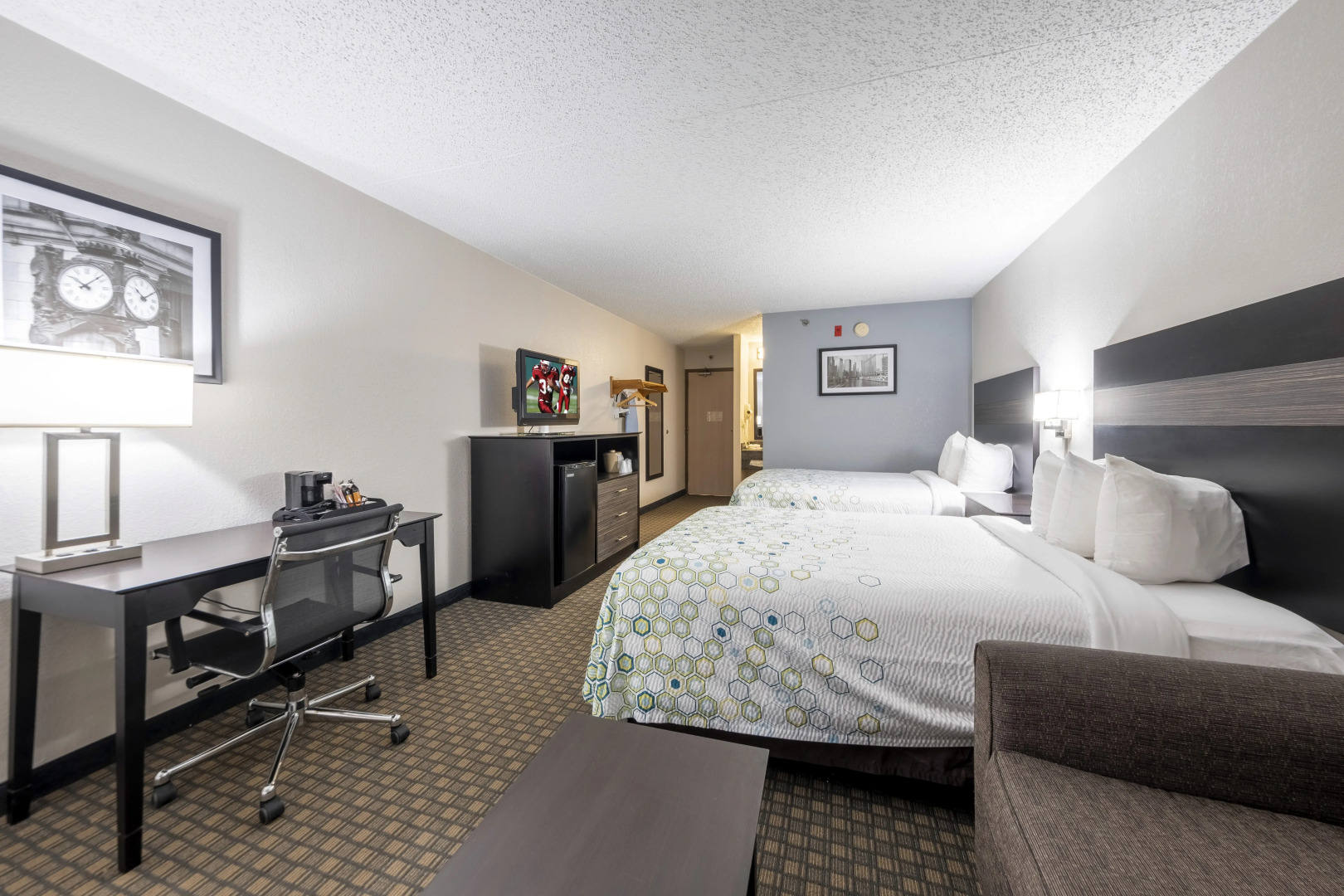 HomeTown Inn by Red Roof East Syracuse