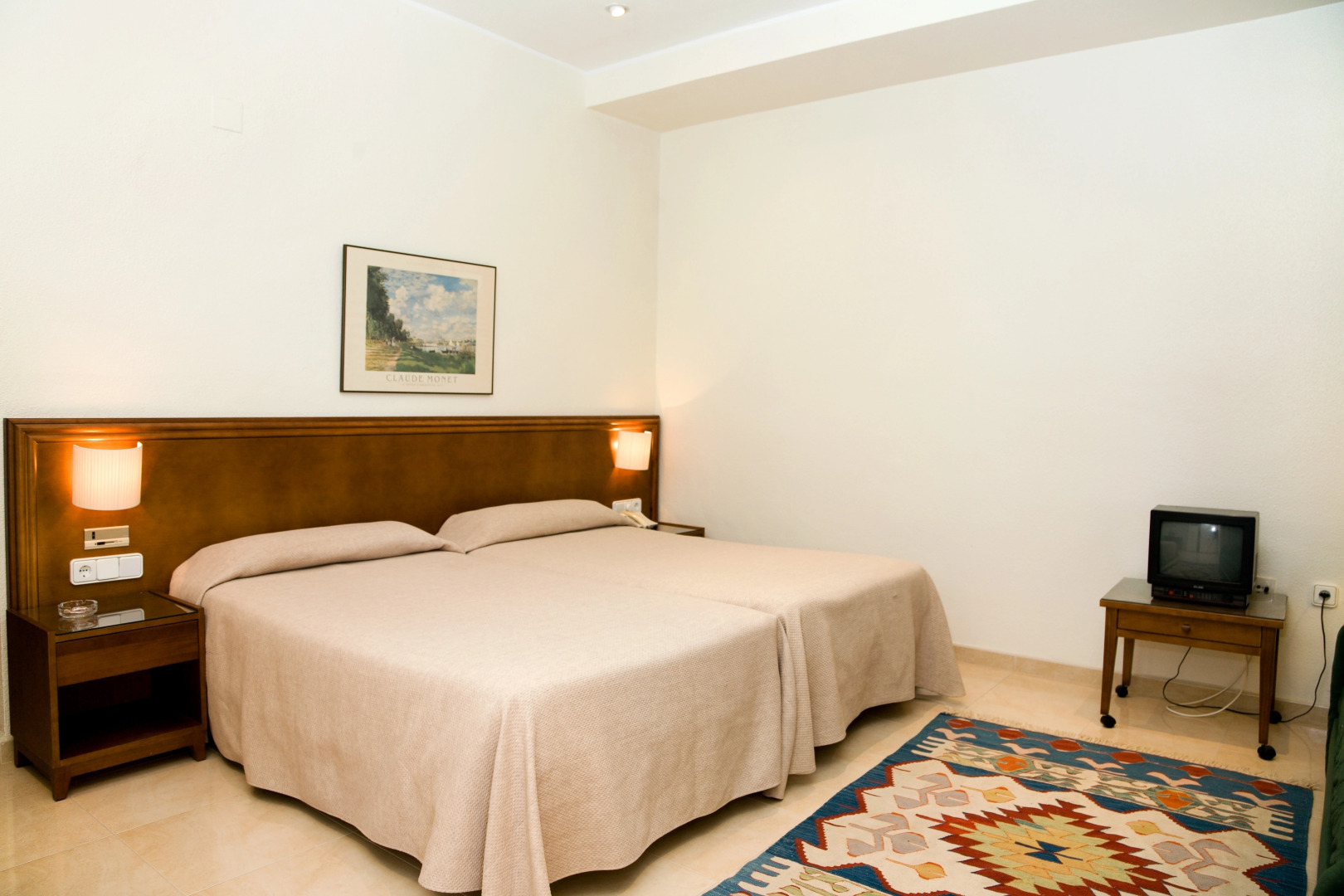 Lloyds Beach Club Aparthotel