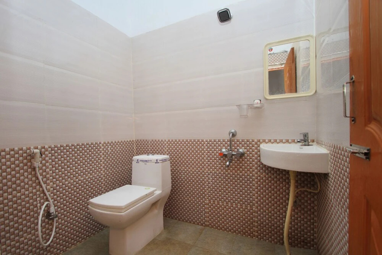 OYO 10549 Hotel Le Comforts