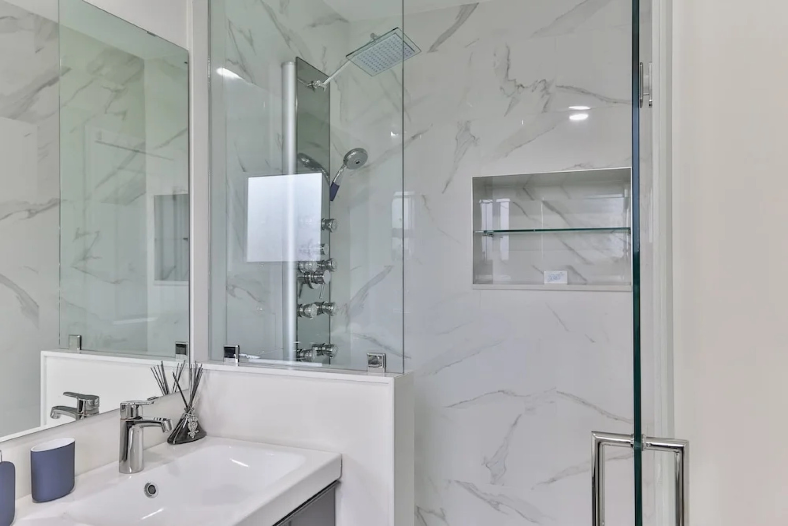 QuickStay - Stunning 4bdrm House in Vaughan