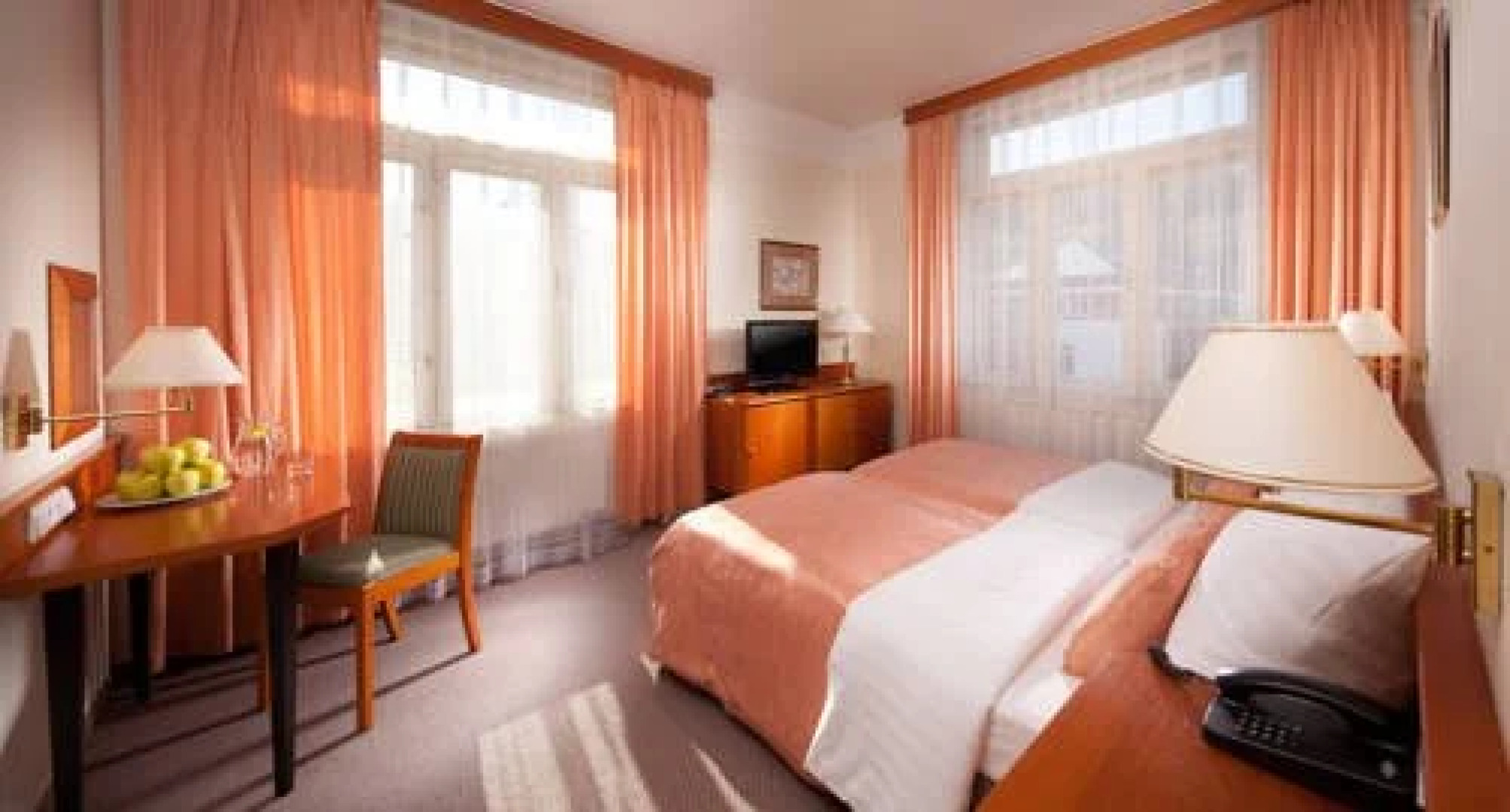 Lazensky Hotel Palace