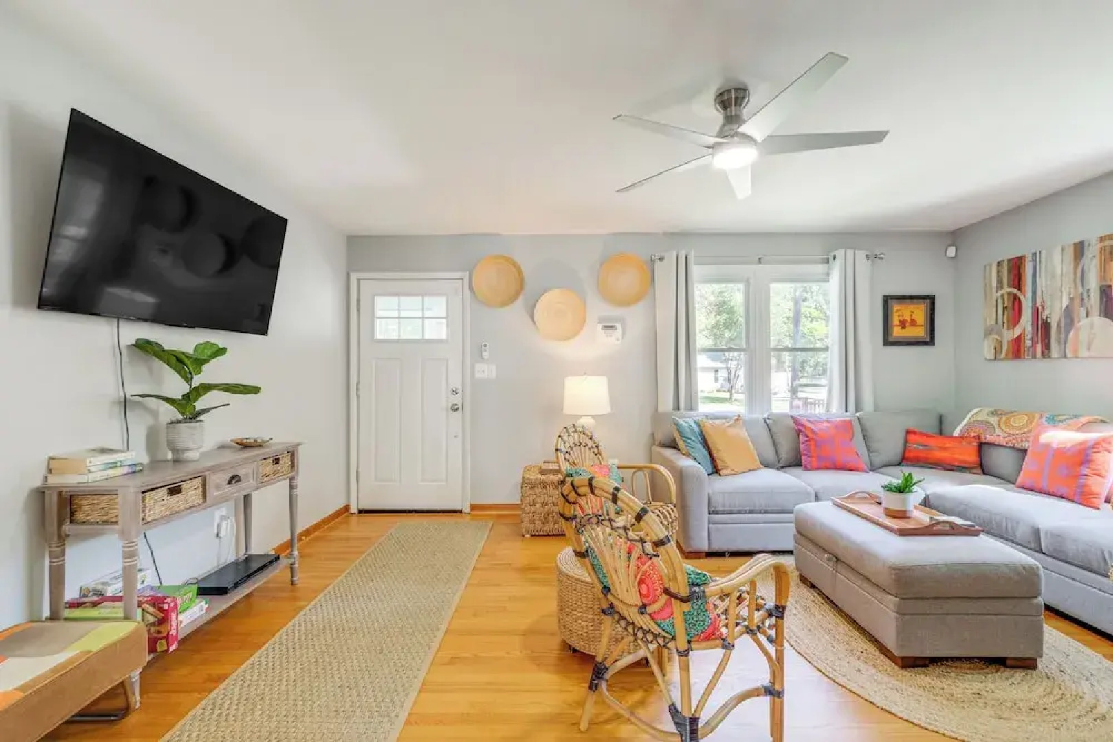< 1 Mi to Colonial Beach: Coastal Gem w/ 2 Porches