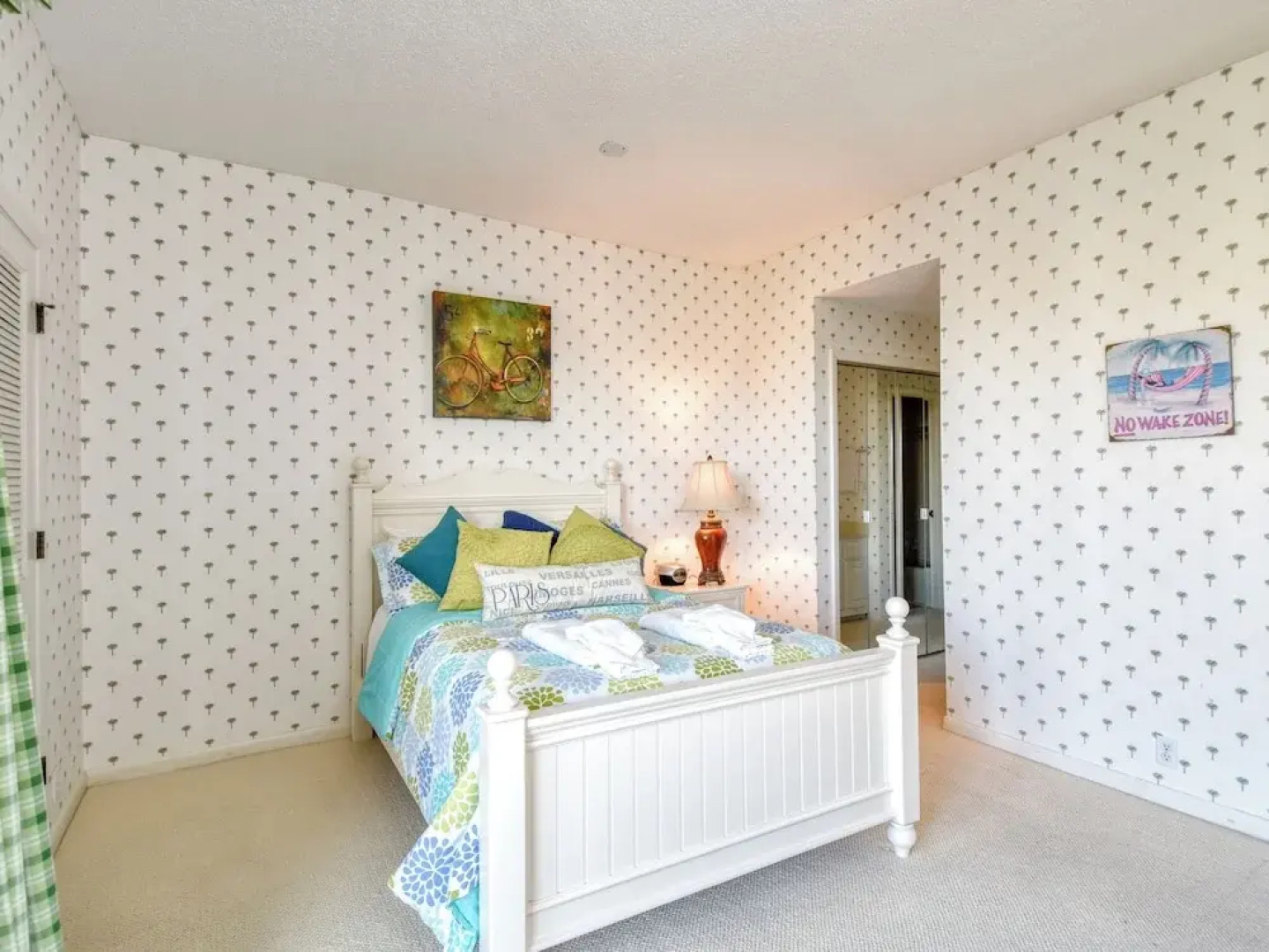 Spinnakers Reach 704