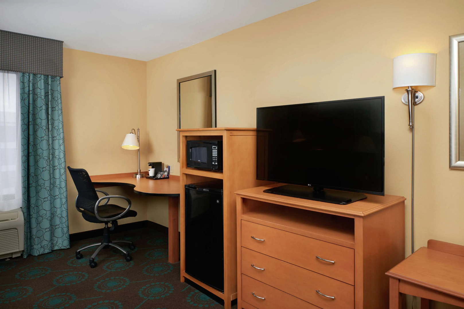 Hampton Inn & Suites Canton