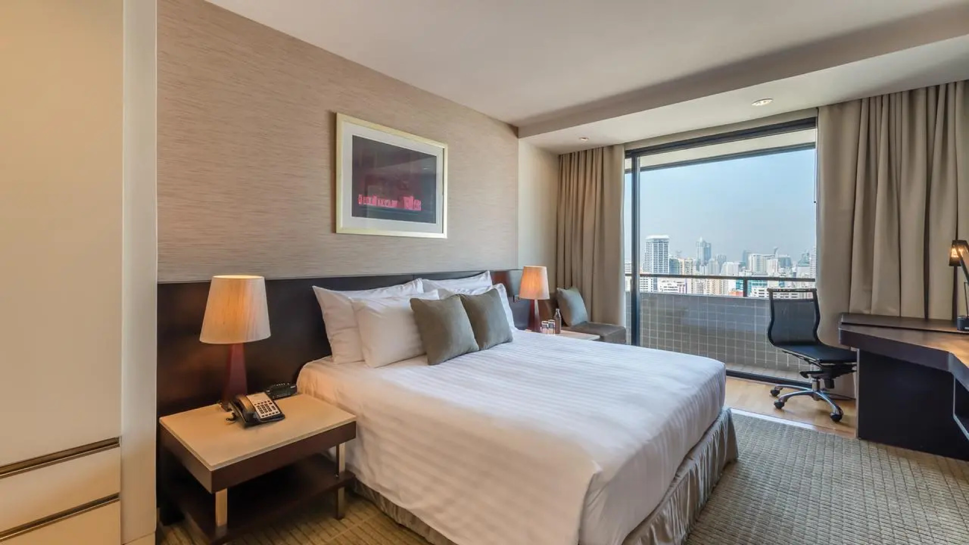 Emporium Suites by Chatrium