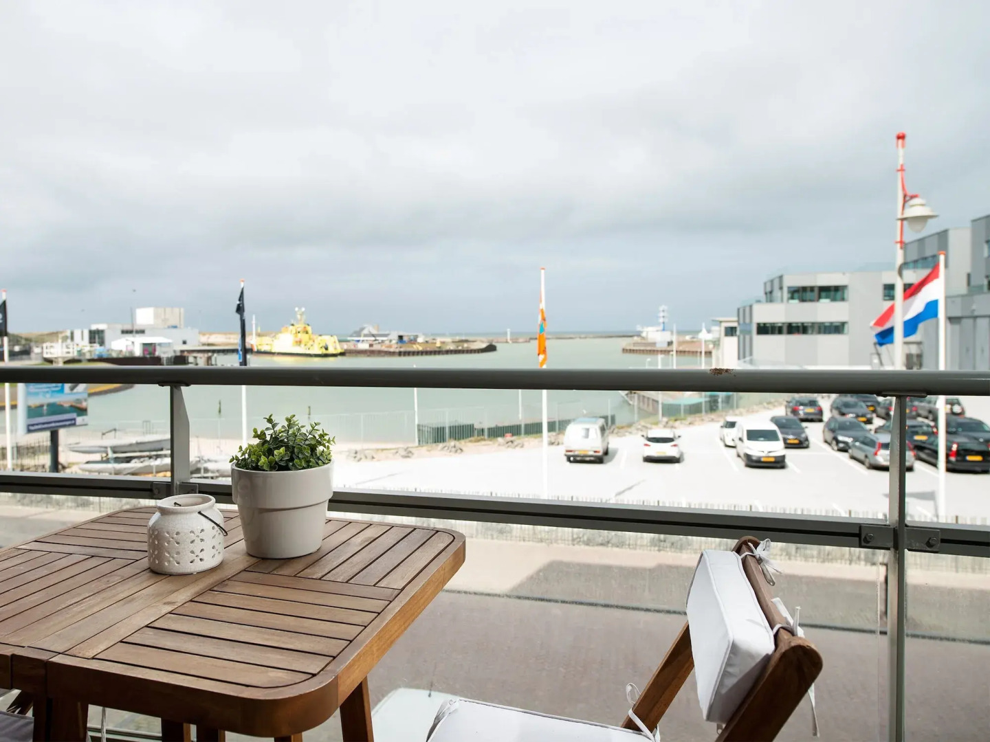 BizStay Harbour Scheveningen Apartments