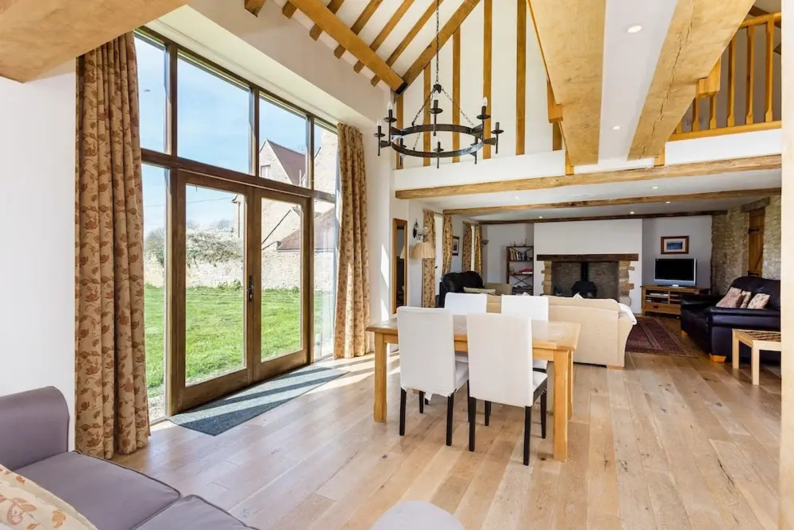Vintage Barn Conversion near Faringdon
