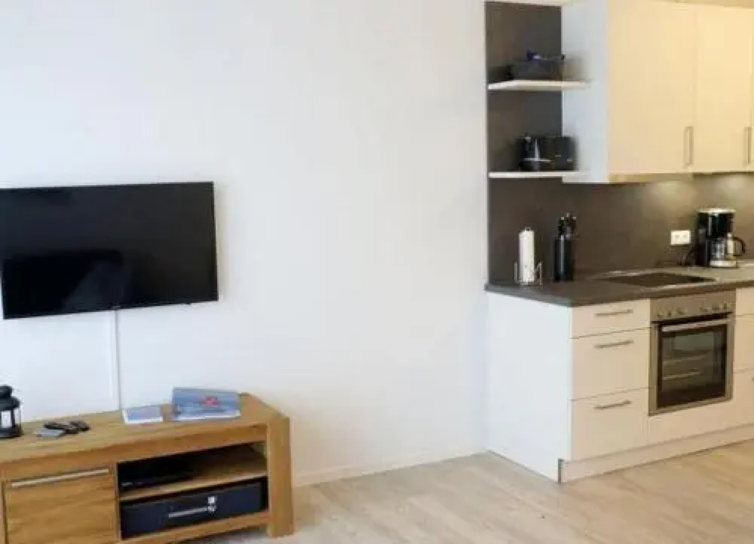 Boje 8; wunderschöne, großzügige Ferienwohnung für bis zu 5 Personen mit Balkon und Sauna