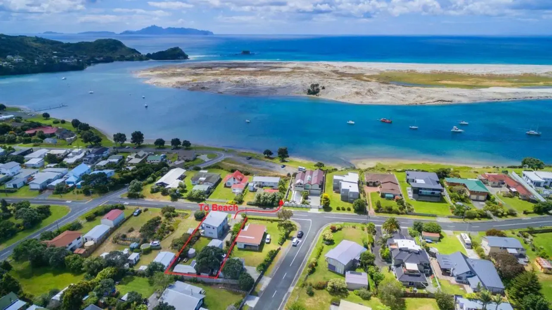 Oceans 8 - Mangawhai Heads Holiday Home