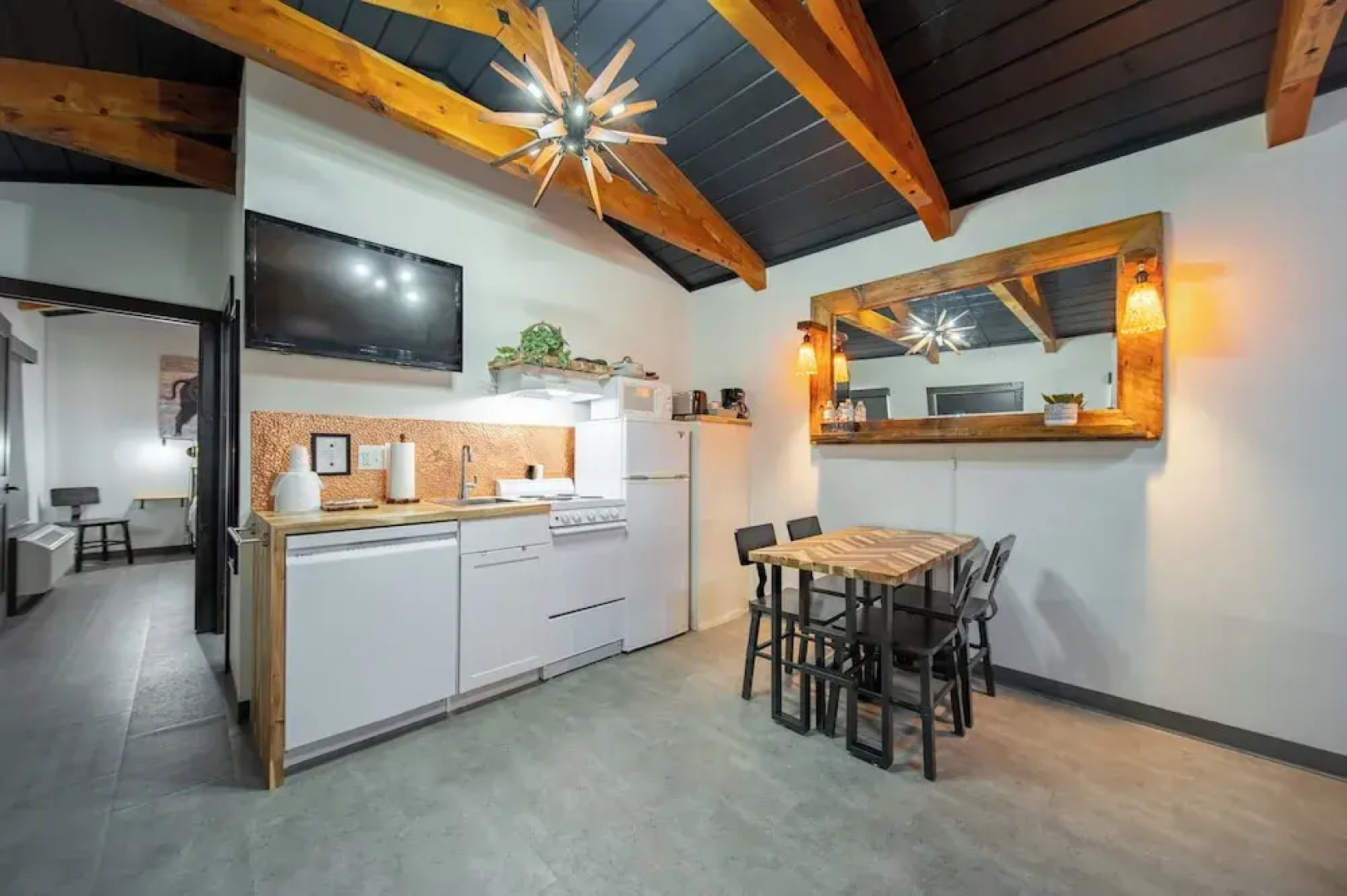 Hansen Inn and Cabins