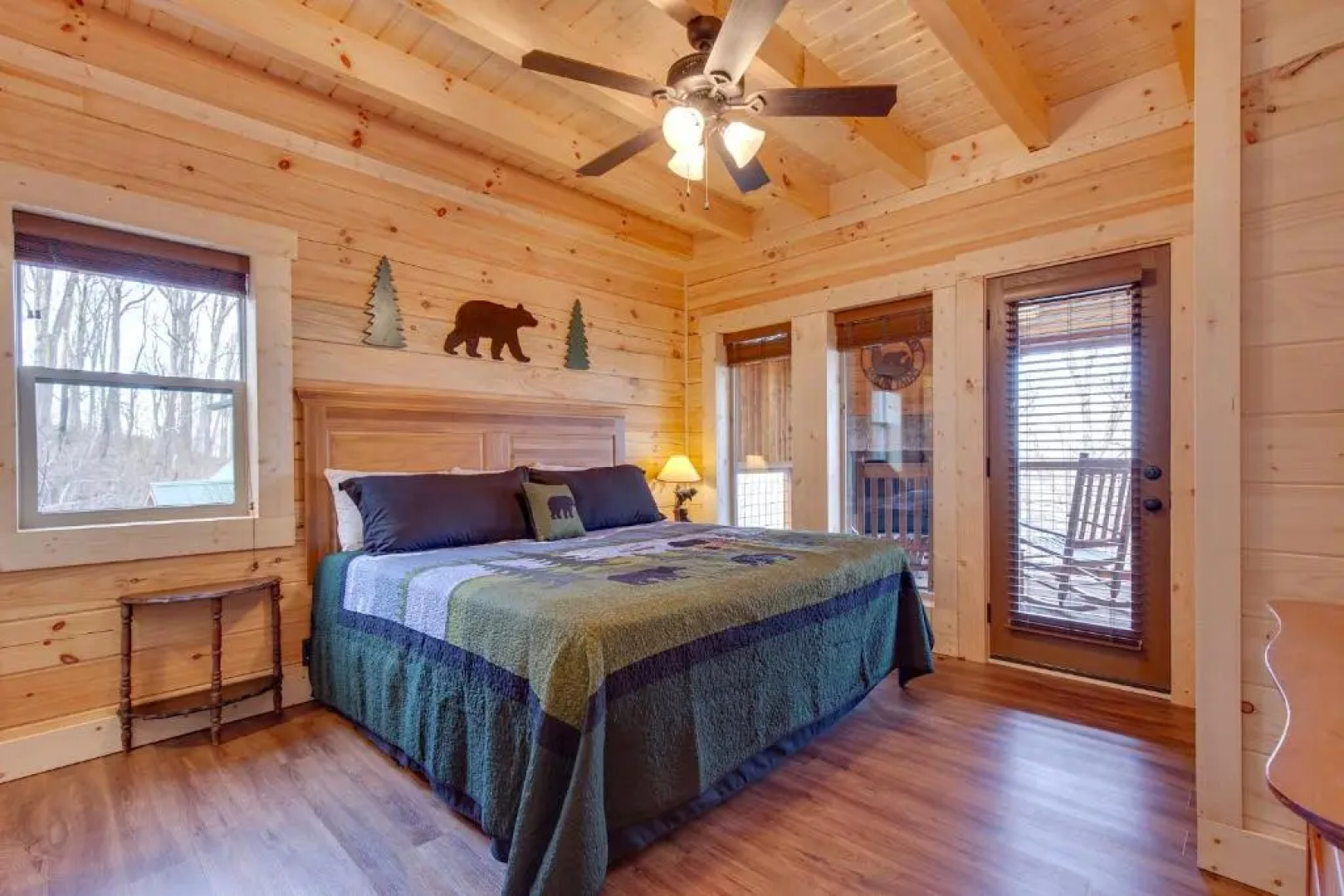 Back to Nature, 2 Bedroom, Fireplace, Hot Tub, WiFi, Pet Friendly, Sleeps 6