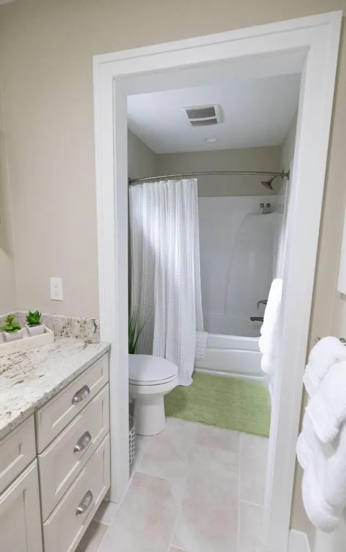 Third Coast Hideaway - Saugatuck - Douglas Downtown Area - Spacious & Spotless