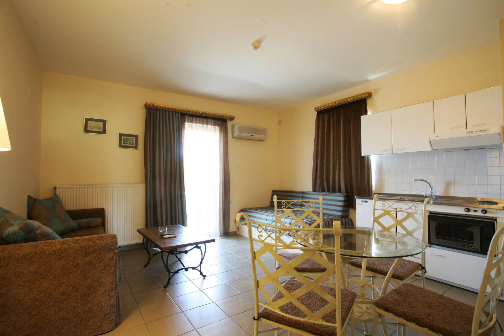 Diamond Palace Apartments