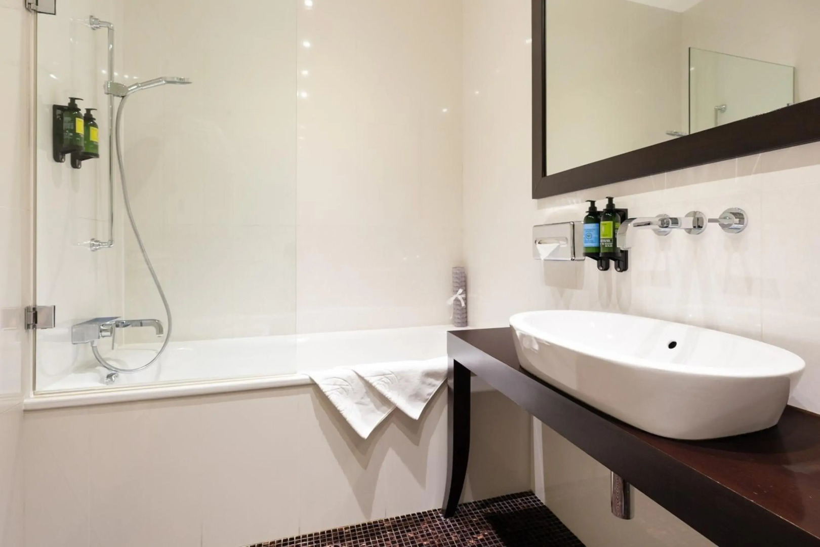 Roset Hotel & Residence