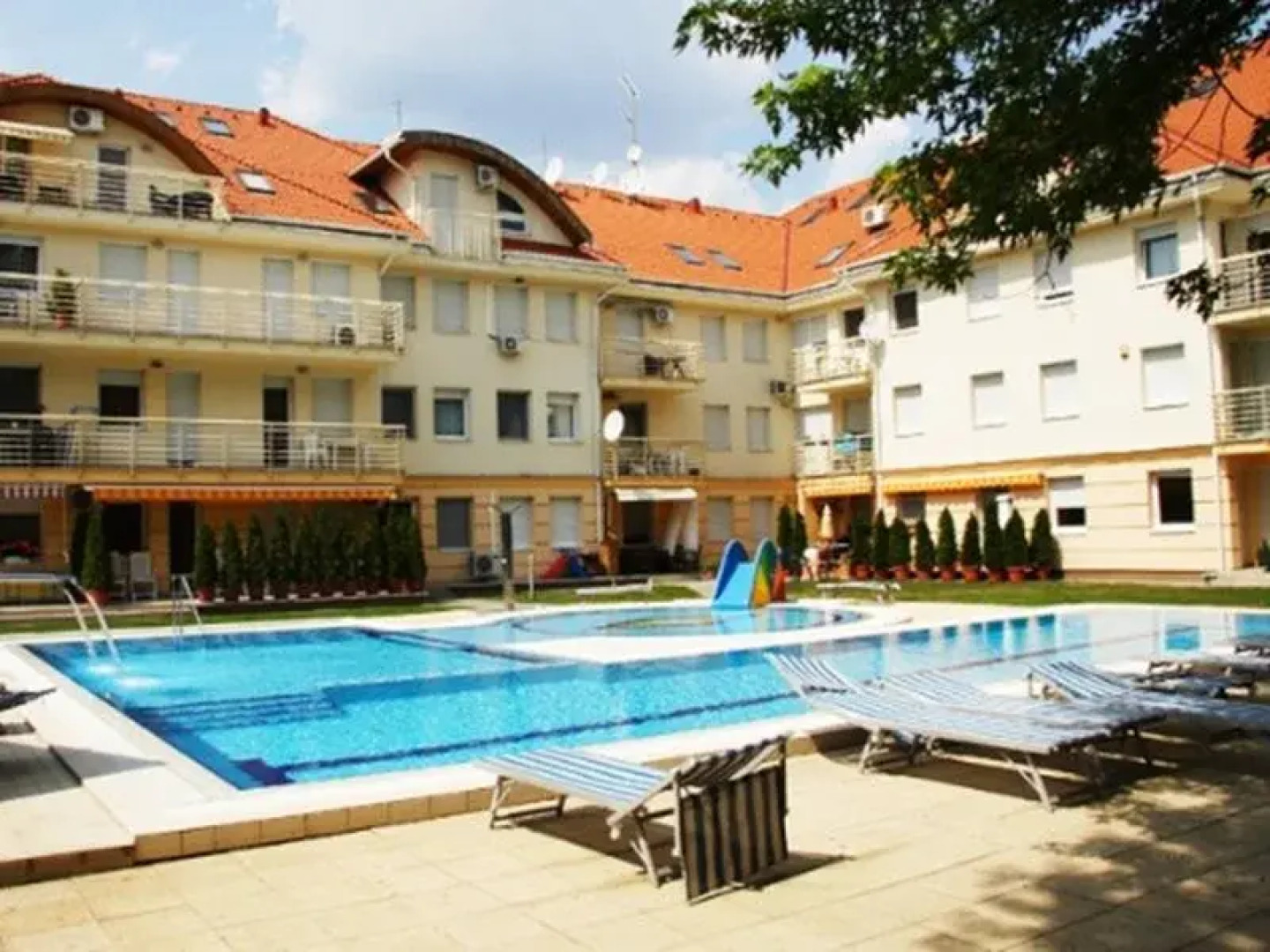 Panoráma Wellness Apartman Hotel