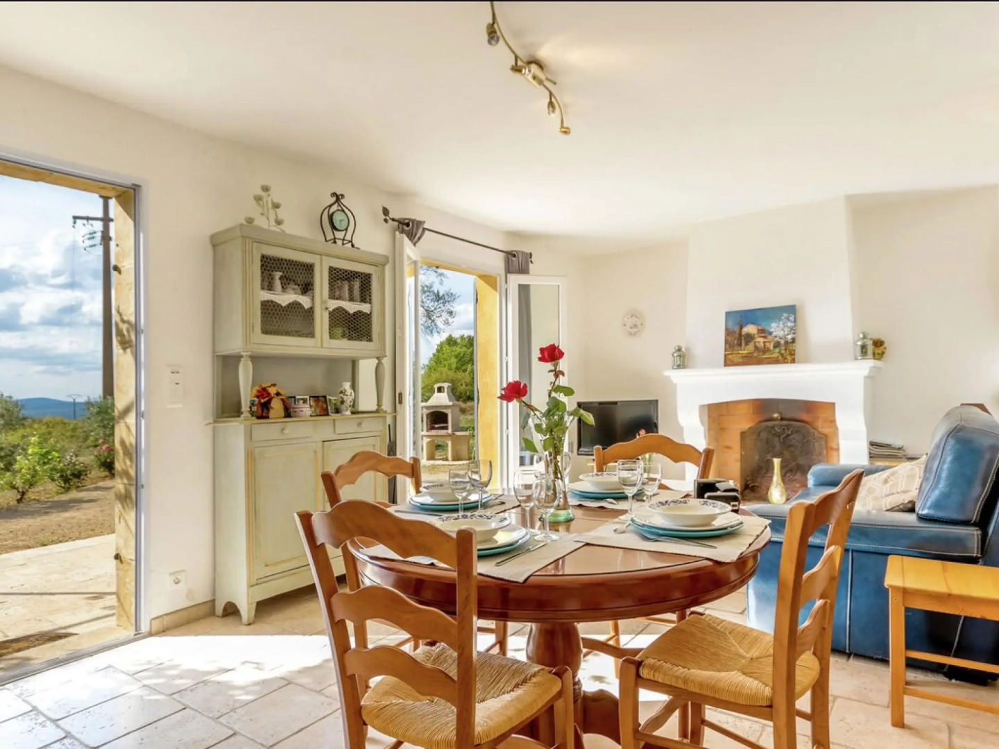 Detached home near the truffle capital of Aups, with shared pool