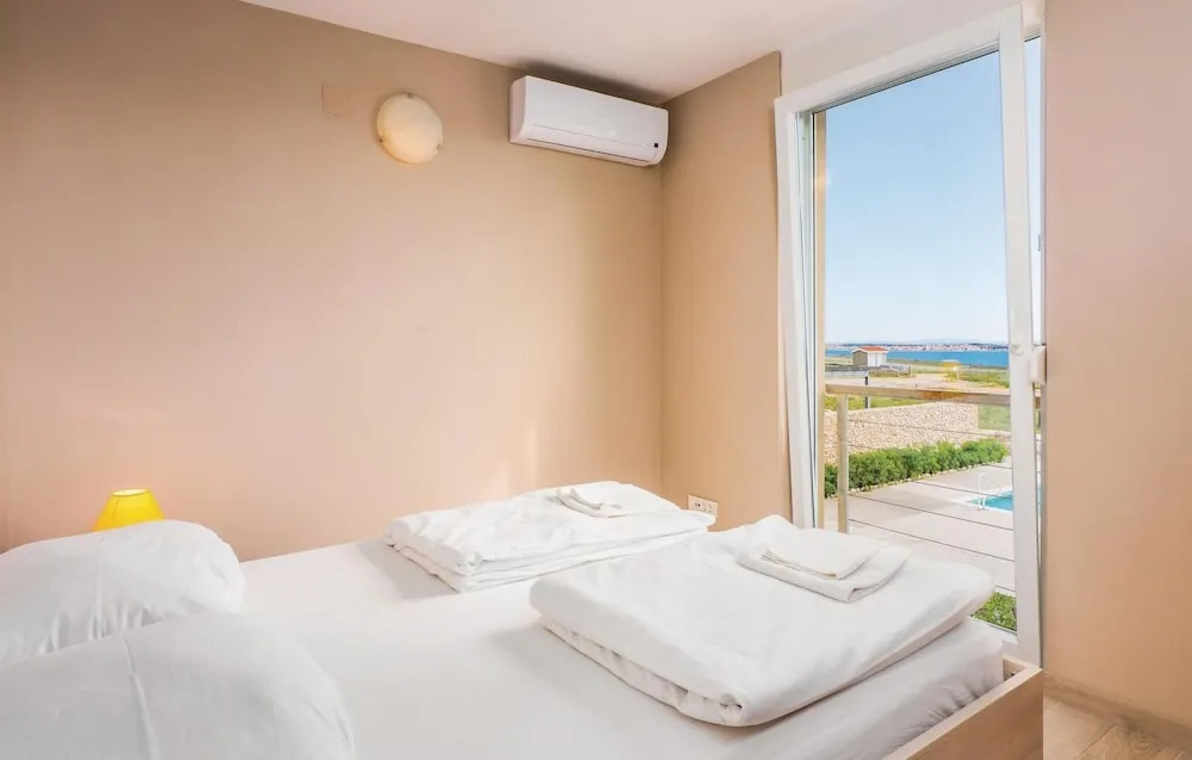 Awesome Home in Povljana With Wifi and 1 Bedrooms