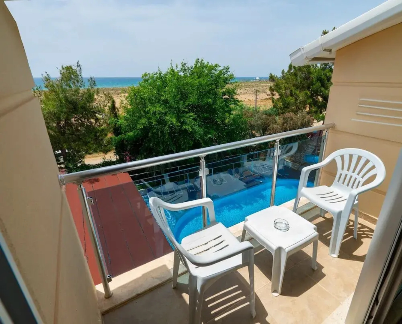 Aperion Beach  Hotel