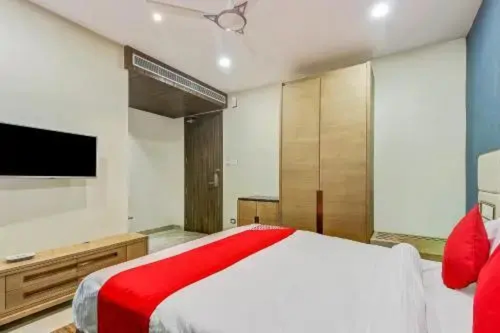 OYO 27021 Hotel Siddhi International