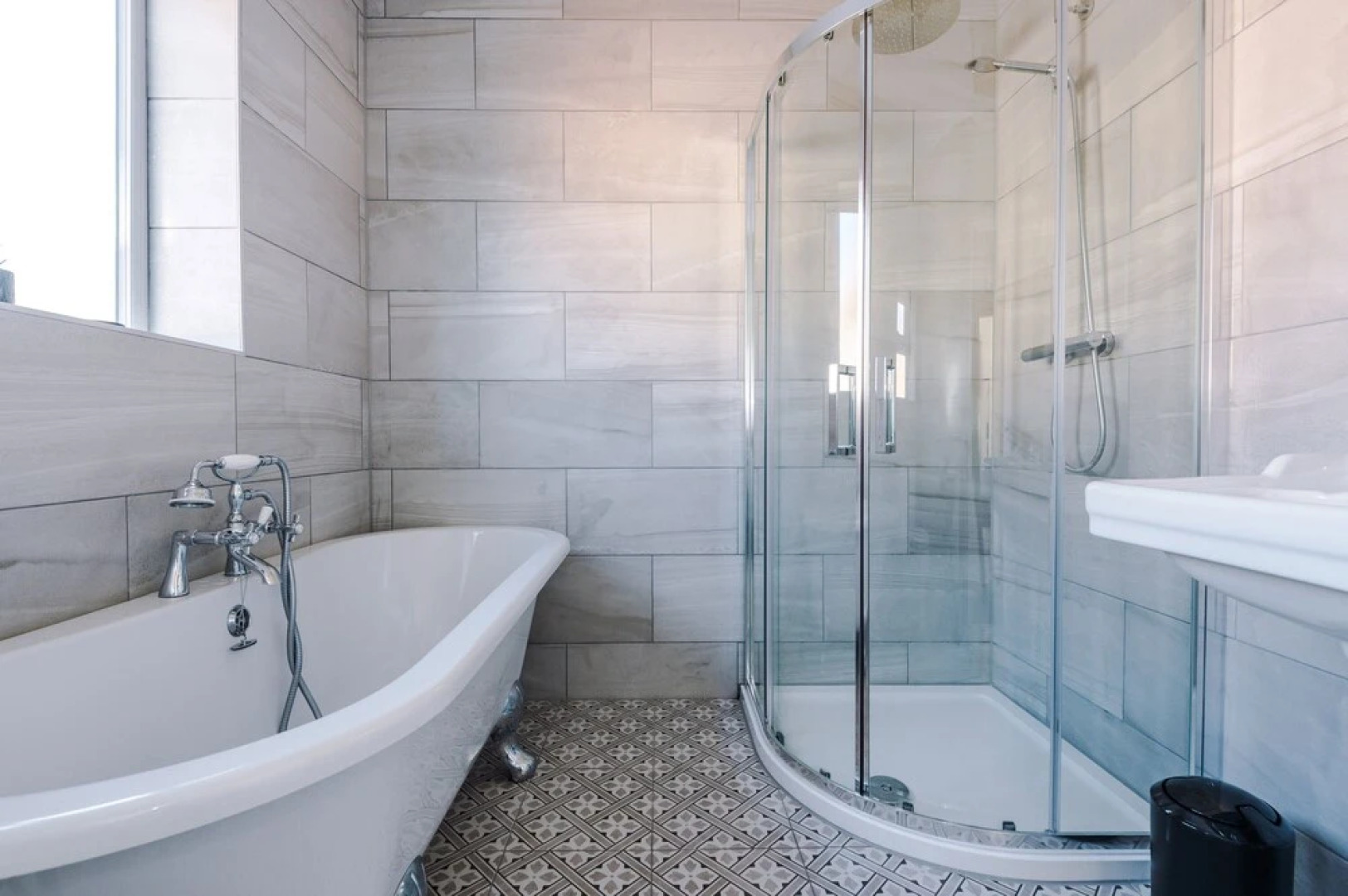 Premium 3 bed Detached House - off Road Parking - Bromborough