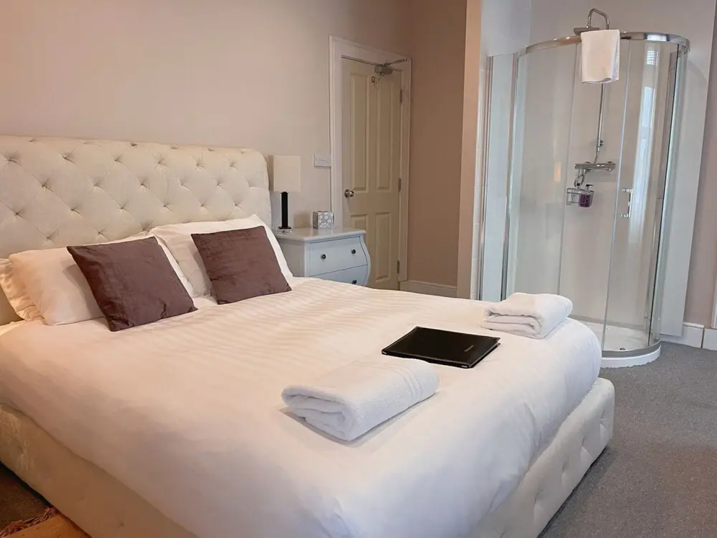 Oyo The Chatwal Boutique Hotel