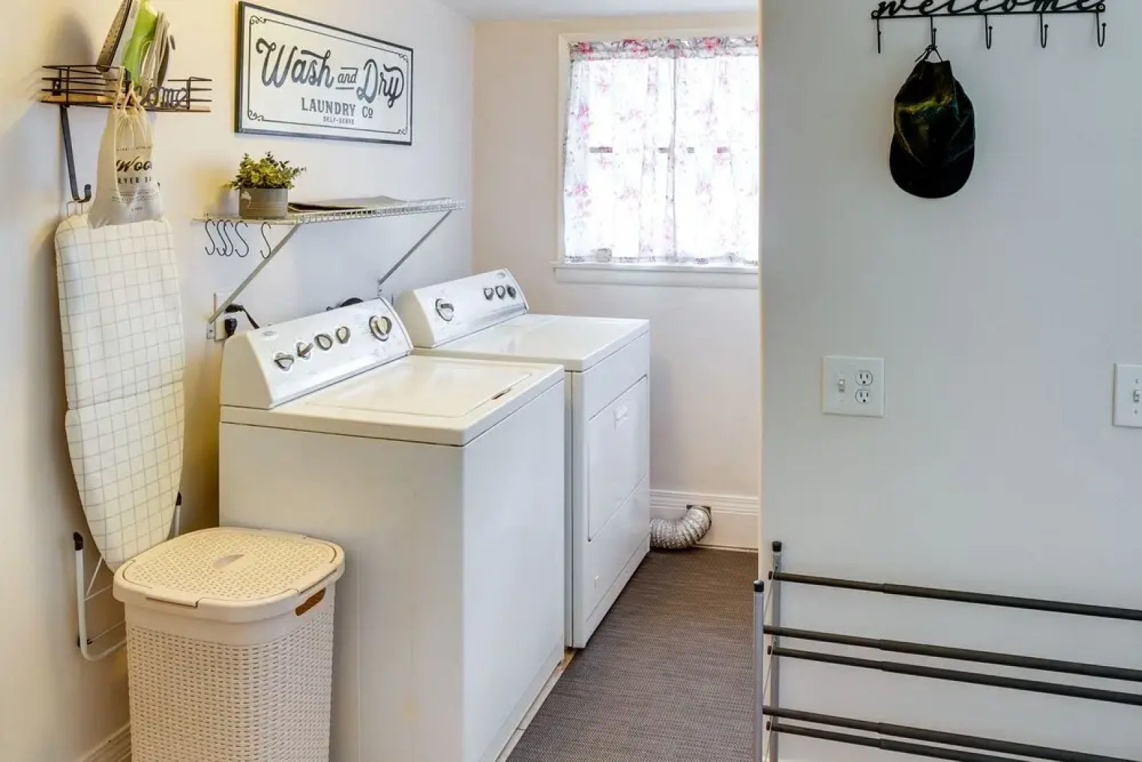 Charming Redlands Duplex Near Park w/ Shared Yard