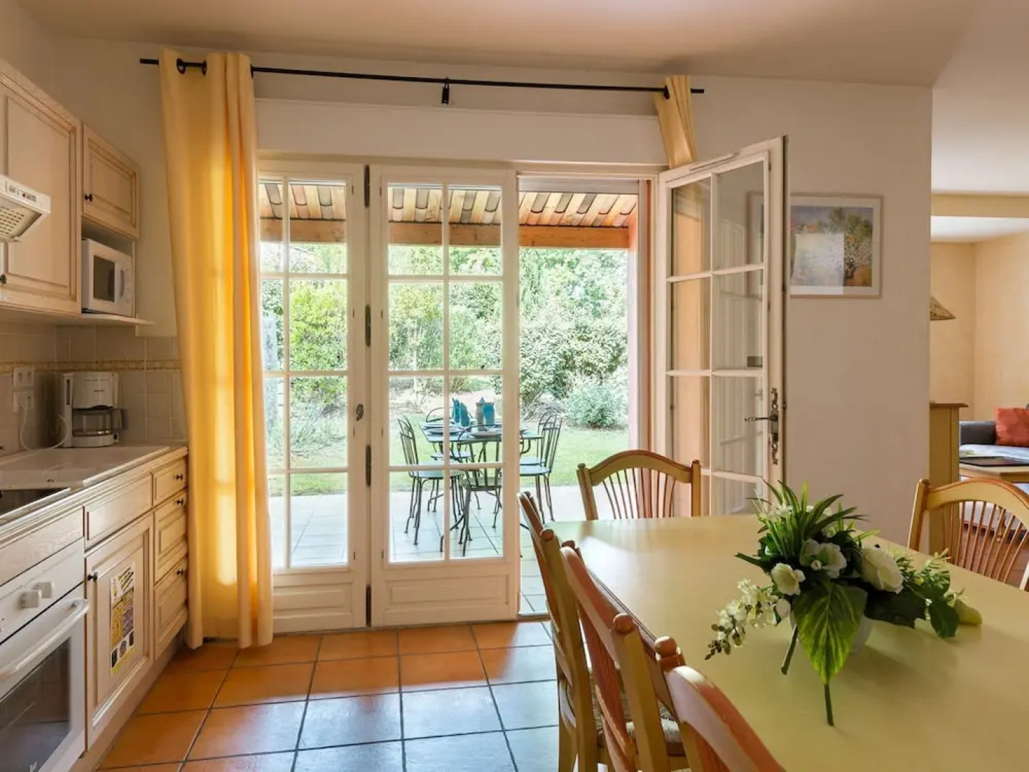 Attractive Holiday Home With two Bathrooms and a Jacuzzi