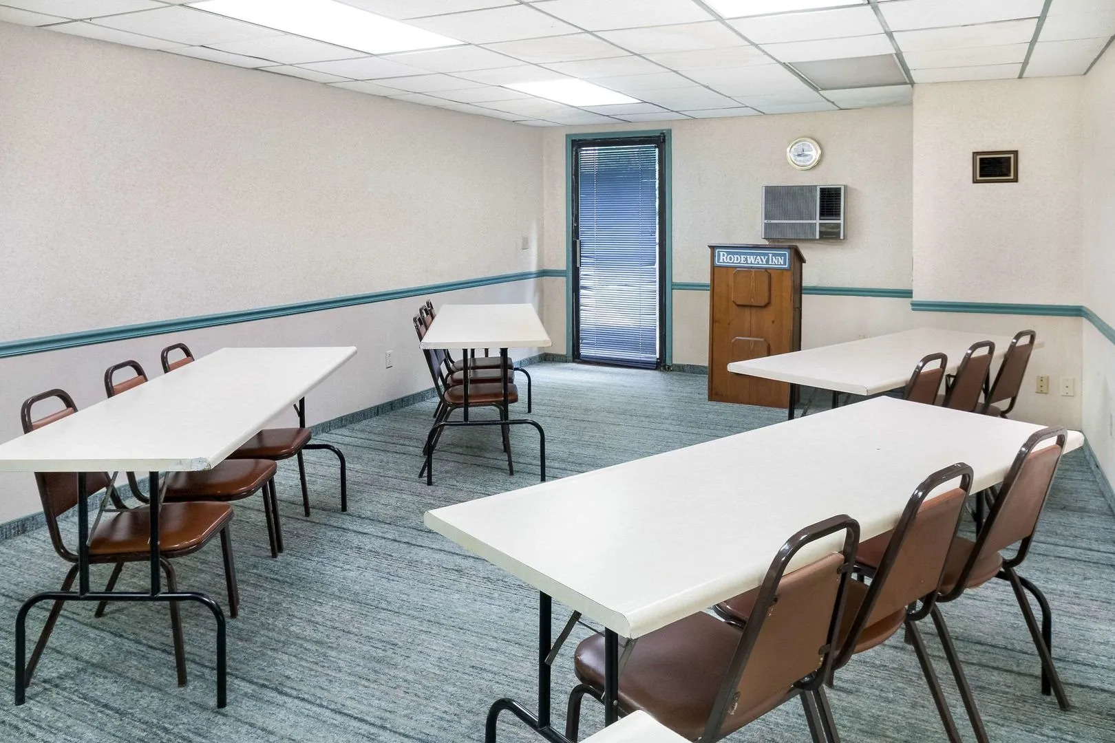 OYO Hotel Chapmanville Inn, WV - Hwy 119