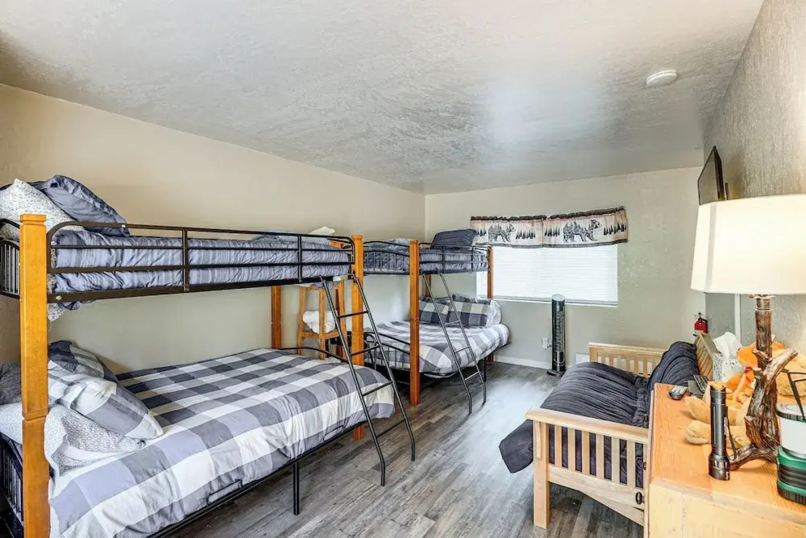 Long Barn Cabin w/ 2 Decks Near Skiing!