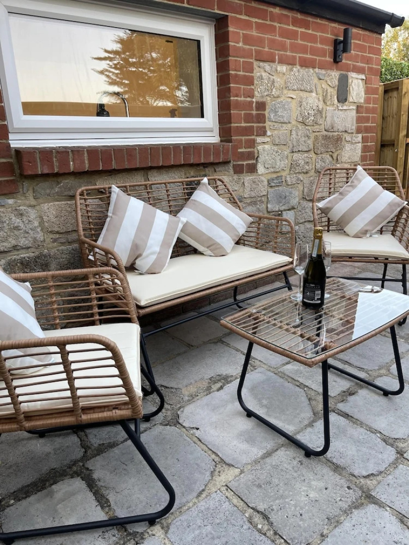 The Lodge Hideaway - Studio Style, Simple Luxury