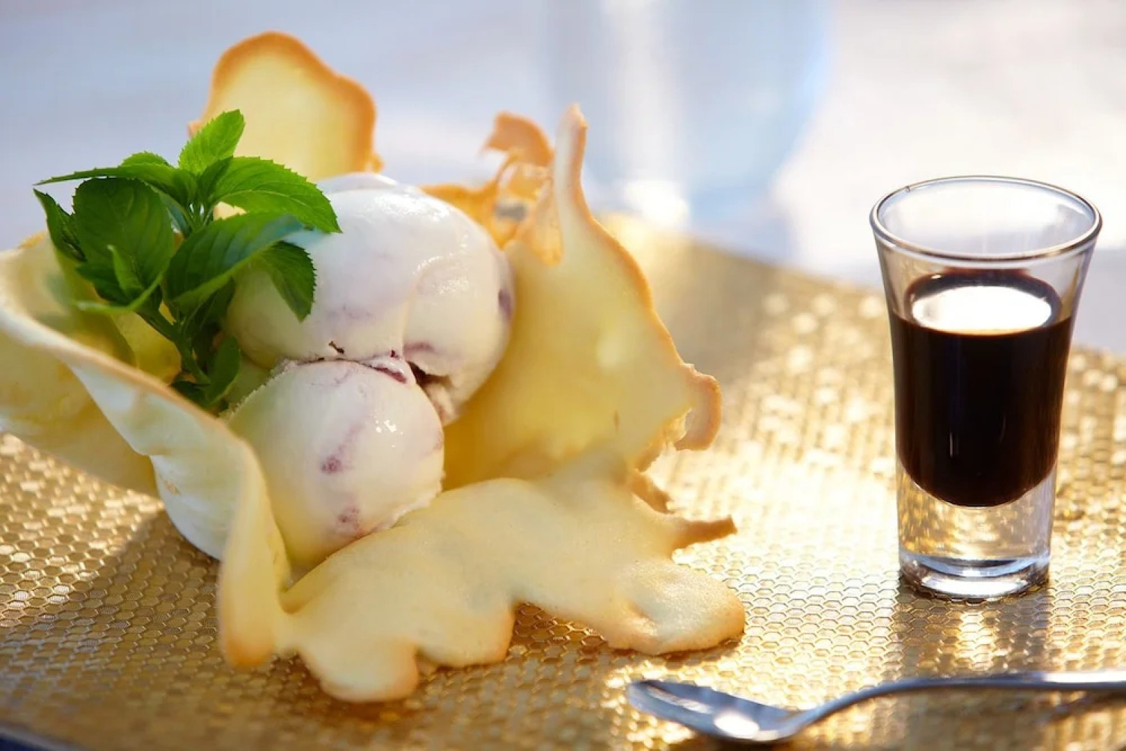 Lichnos Beach Hotel & Suites