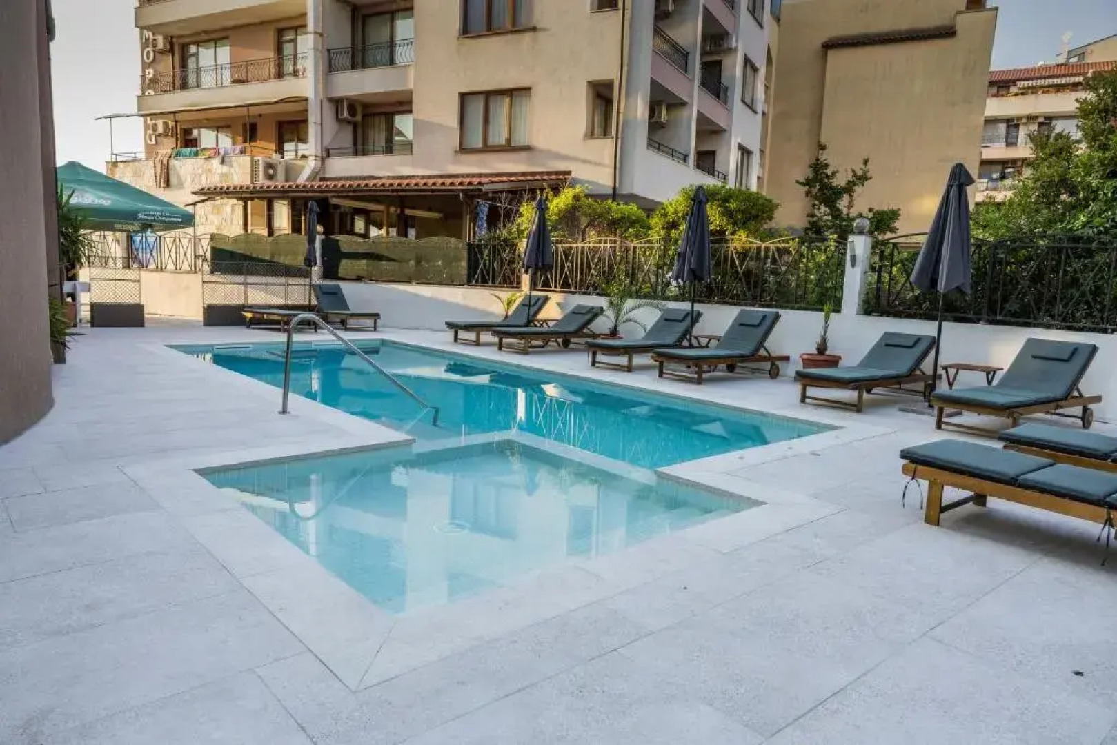 802, spacy apm with sea view.