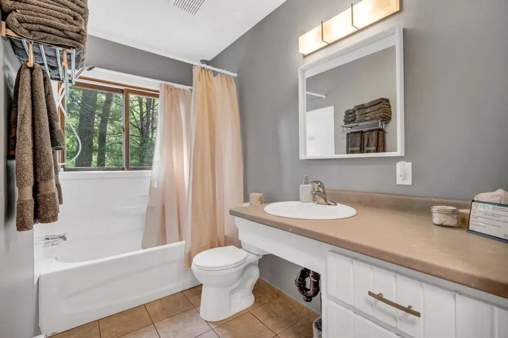 Mersey River Chalets a nature retreat