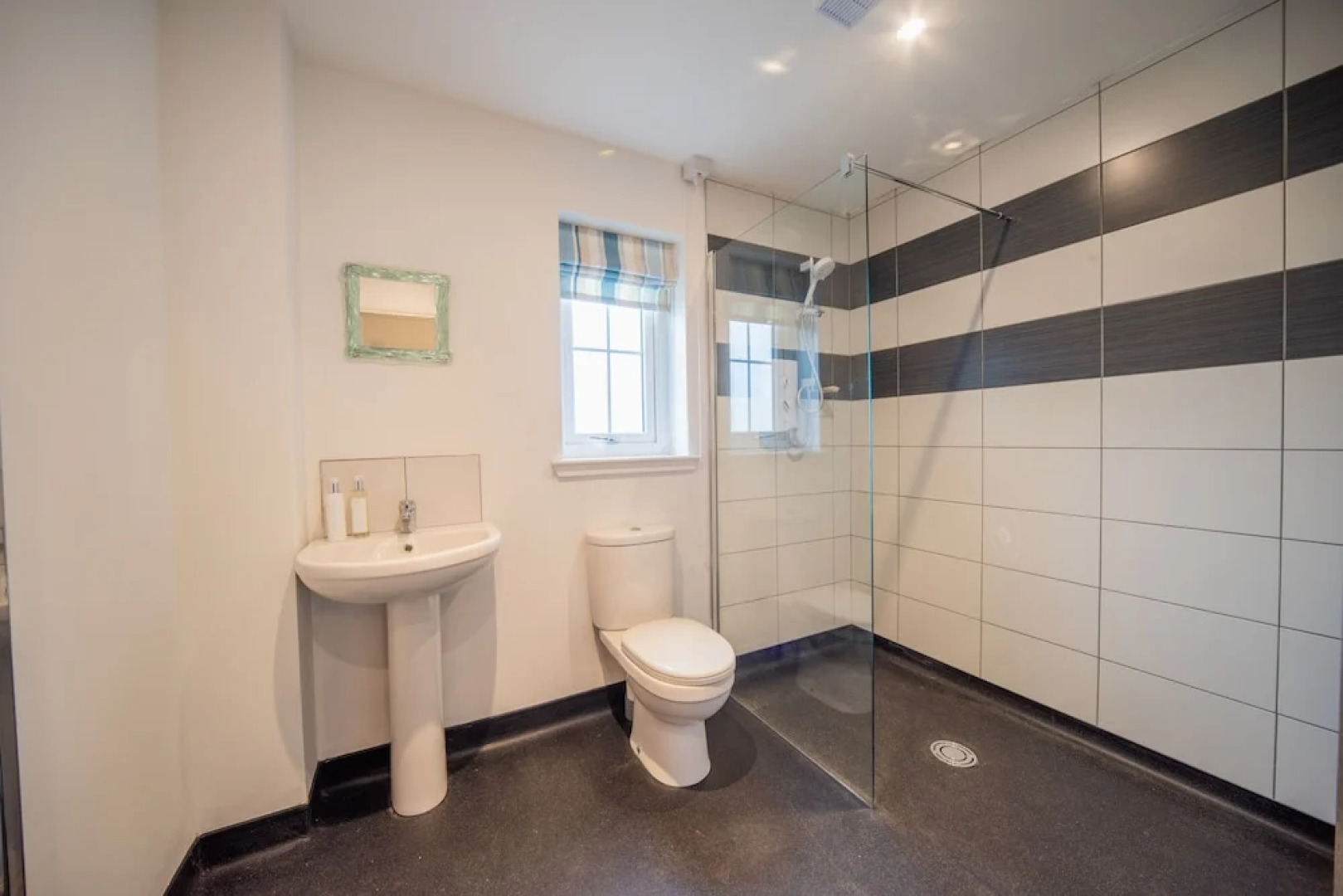 Hillcrest - 8 Person Luxury House and Hot Tub