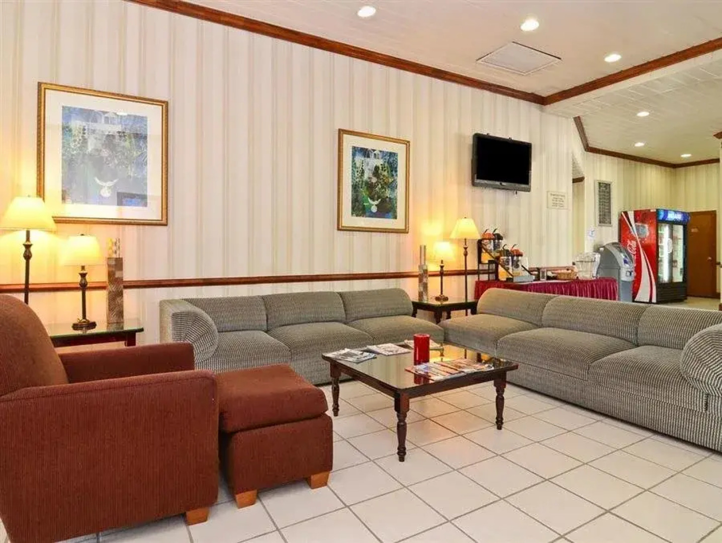 Red Carpet Inn & Suites