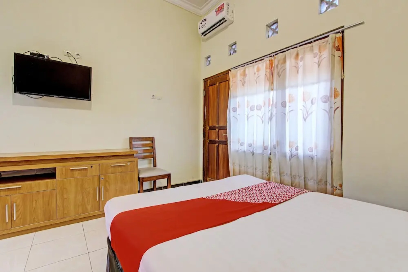 OYO 93660 New Family Hotel Syariah