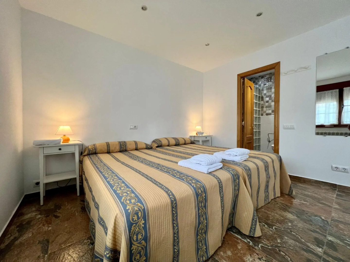 Casa de 3 dormitorios con Wifi en finca compartida