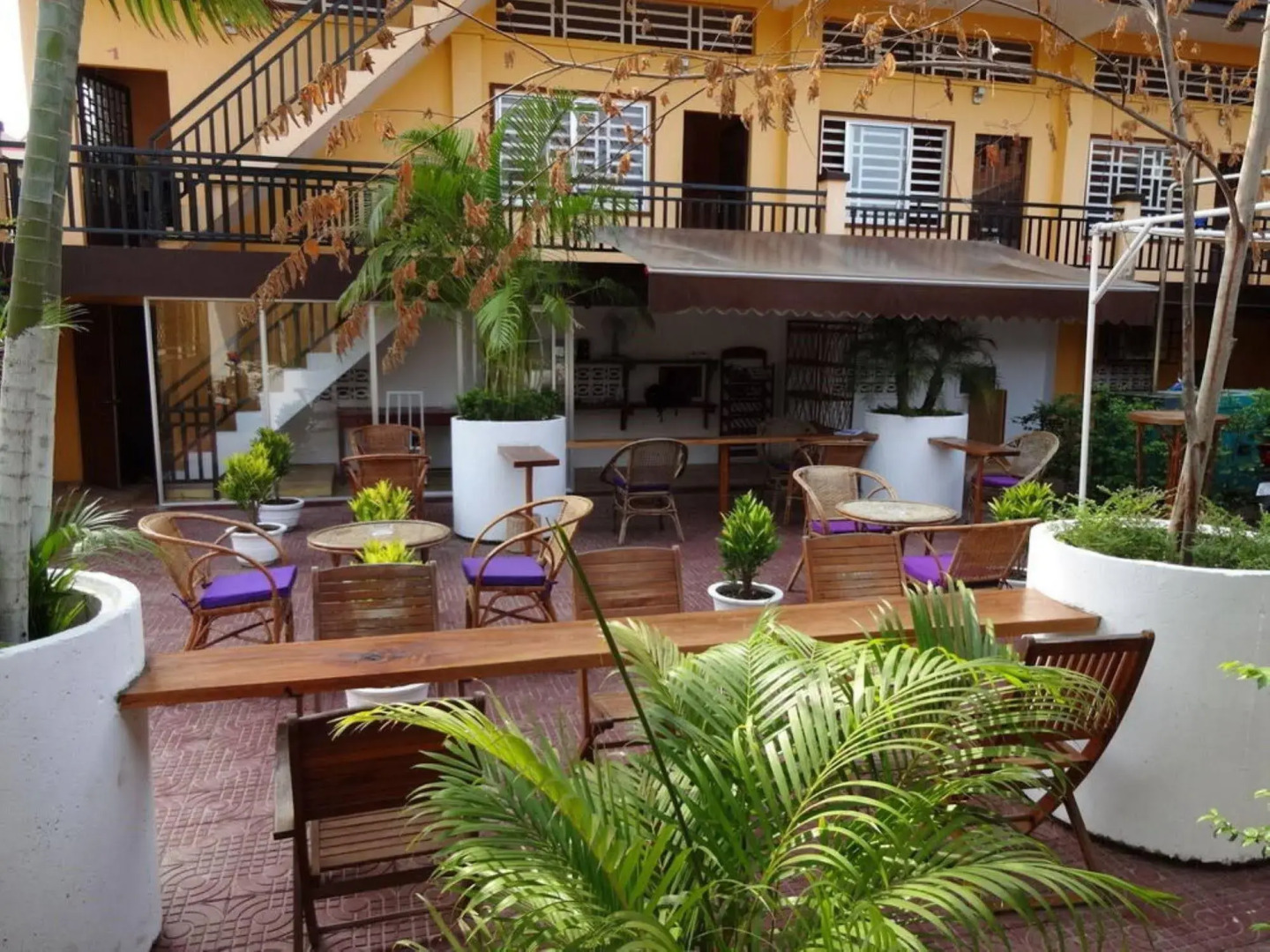 Kong Bar & Guesthouse