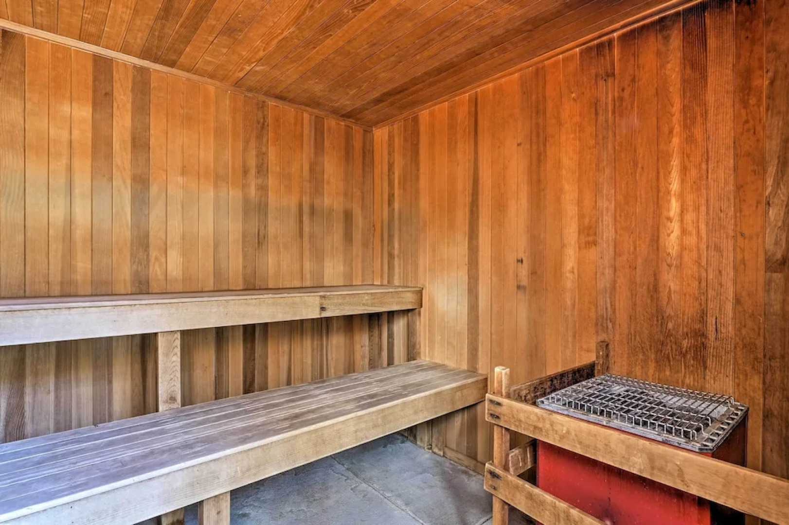 Silverthorne Condo W/pool Access - Shuttle to Town