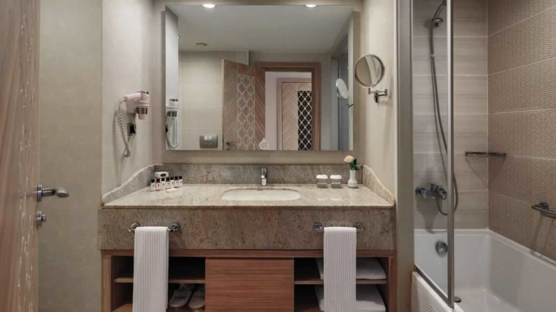 Royal Alhambra Palace – All Inclusive