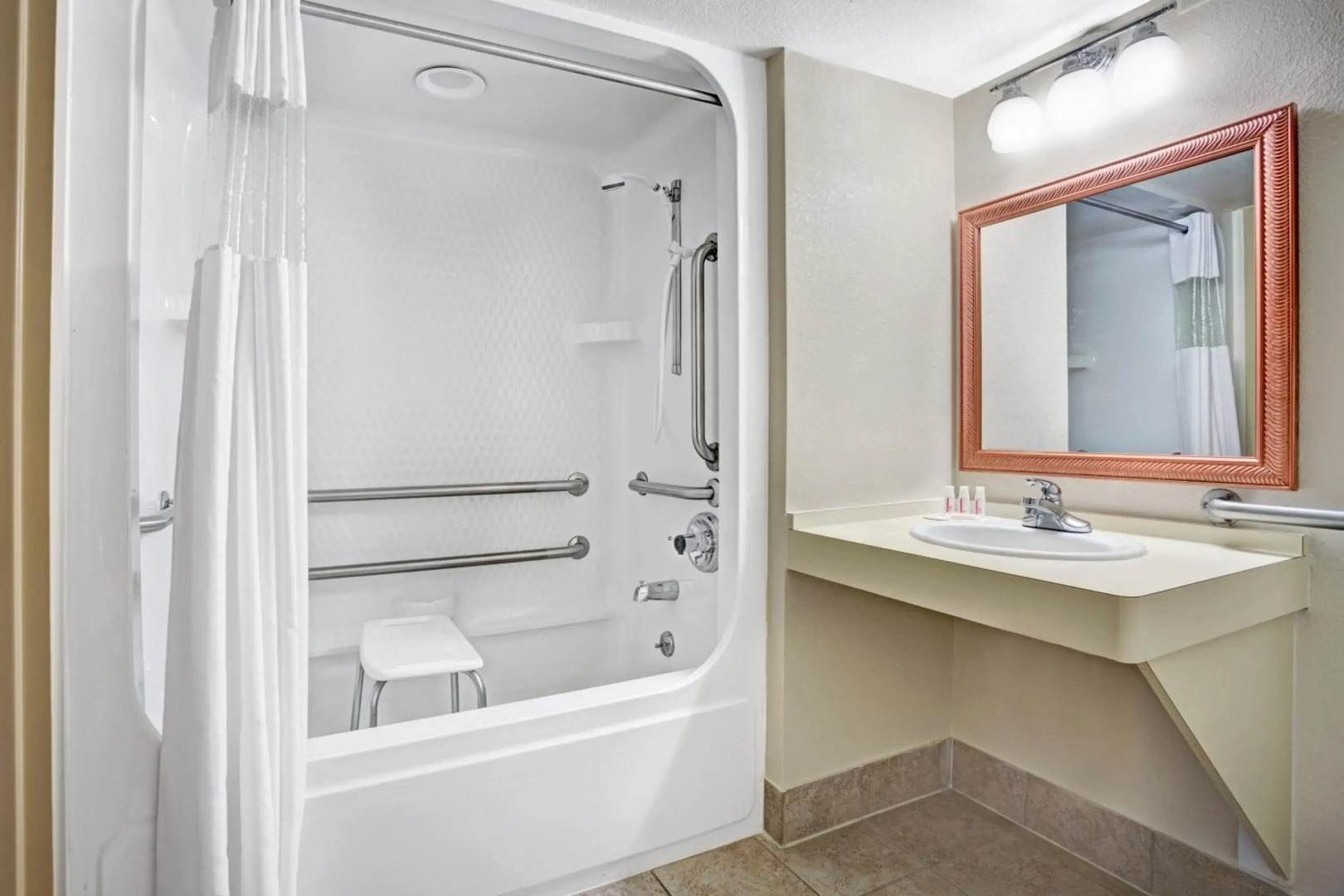 Travelodge by Wyndham Iowa City