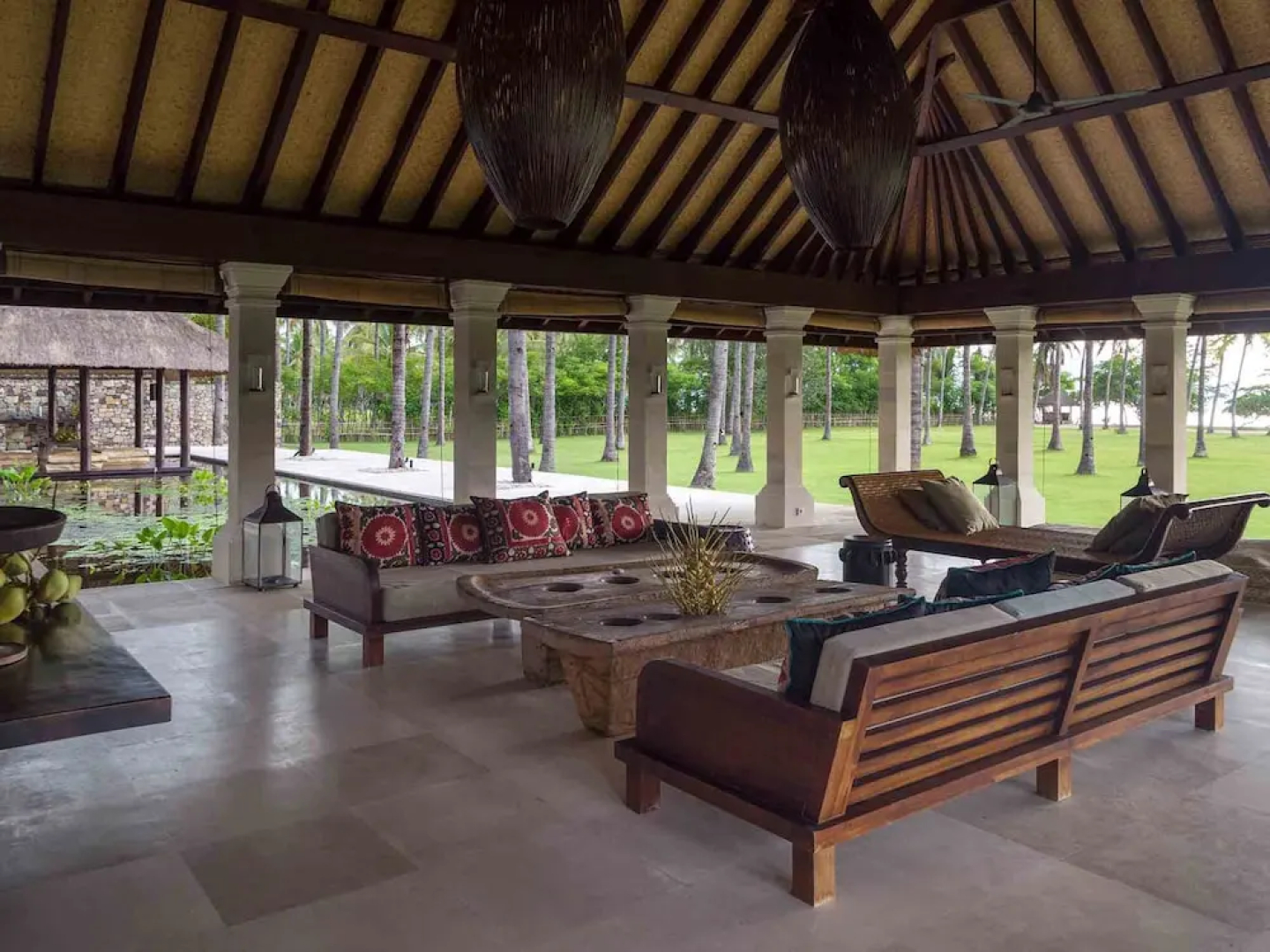 Sira Beach House