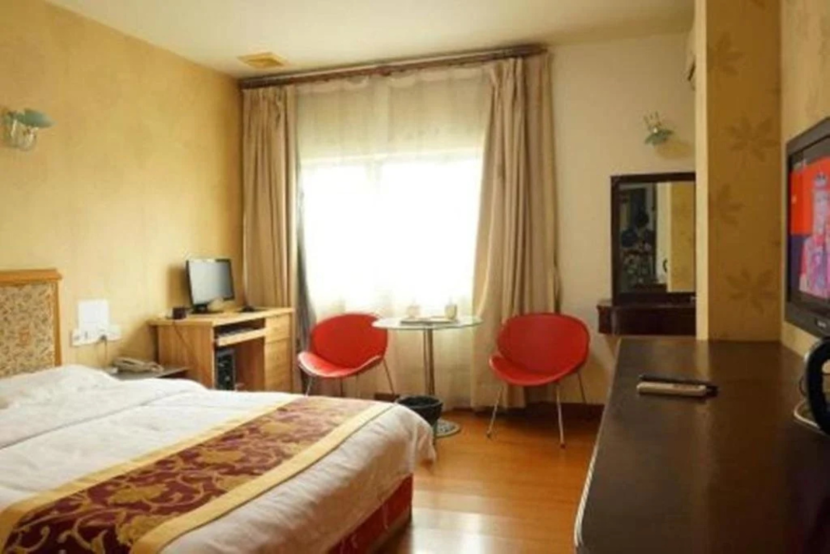 8 Inns Dongguan Qiaotou Branch