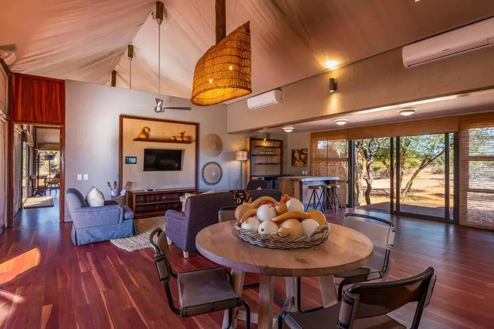The Kalahari Sands Exclusive Safari Lodge