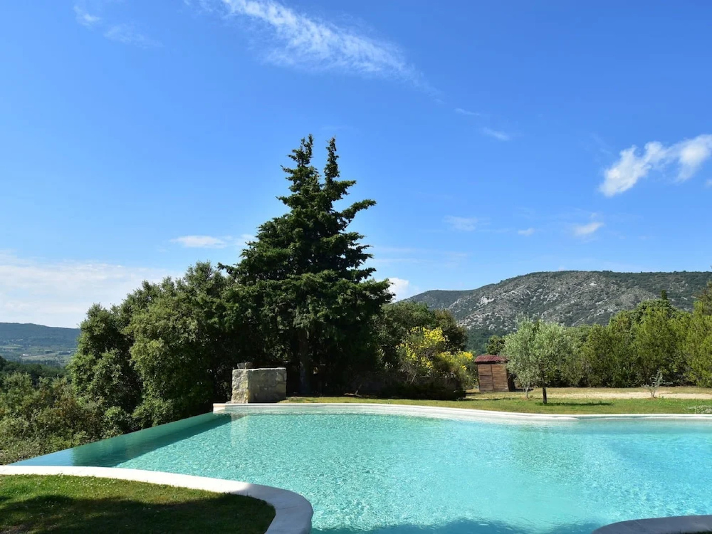 Private Infinity Pool, Beautiful View of Mont Ventoux, a Dream Spot!