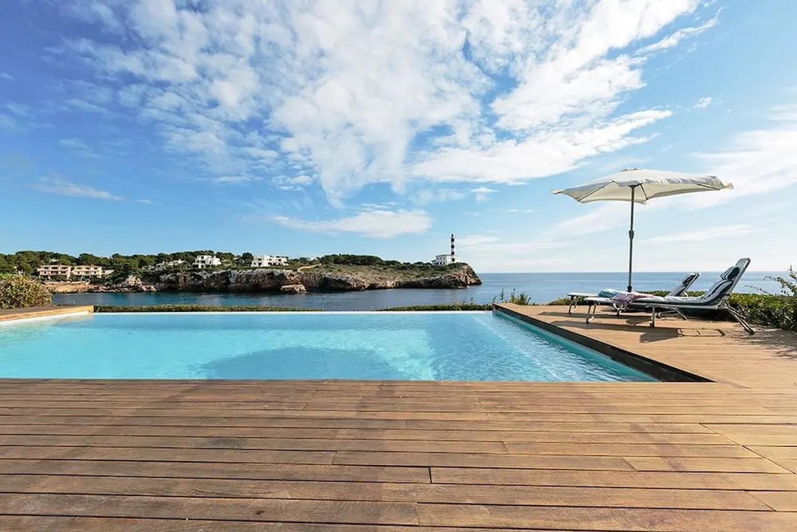 Sea Front Luxurious Villa